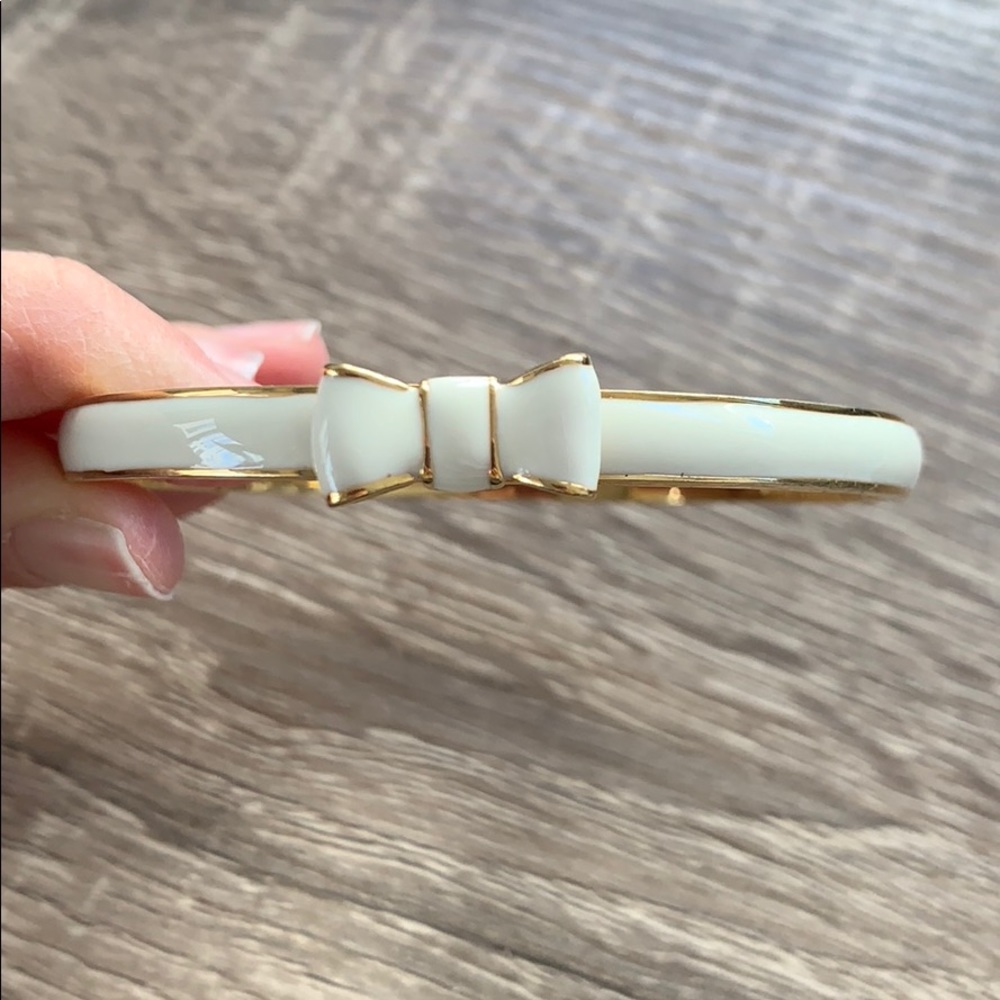 Kate Spade Bow Bangle in White & Gold